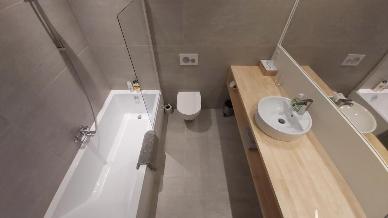 Prive Gastenverblijf In Brugge Fietsen En Garage Inclusief エクステリア 写真